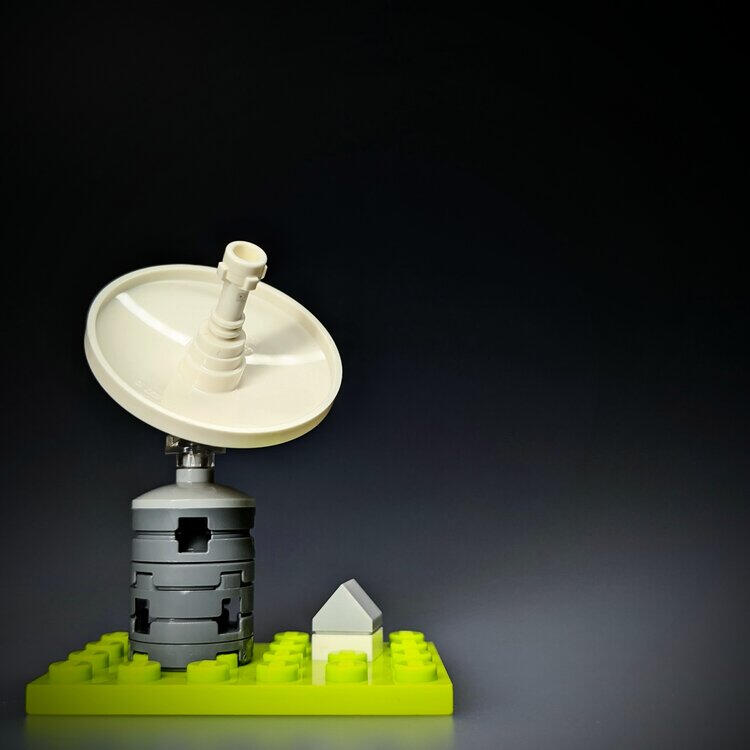 LEGO Parkes Observatory landmark model instructions